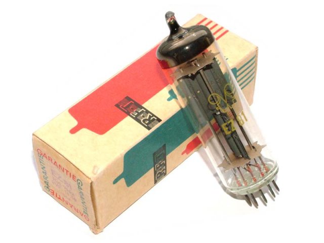 EZ81 / 6CA4 RFT rectifier tube (original box)
